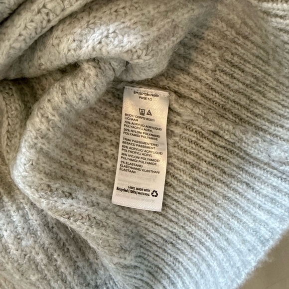 En Thread Cozy Mockneck Gray Sweater - Picture 4 of 6